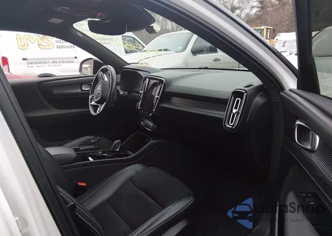 2022 Volvo Xc40 T5 R-Design из США, поврежденный, VIN YV4162UM1N2722954